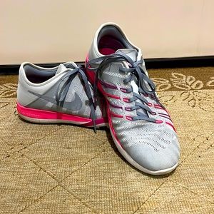 Nike Free TR 6 running shoes Size:US 10 Color: pink/purple/grey